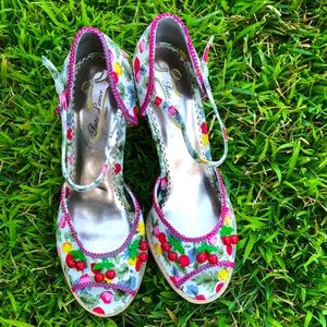 Poetic License cherry floral wedge🤗